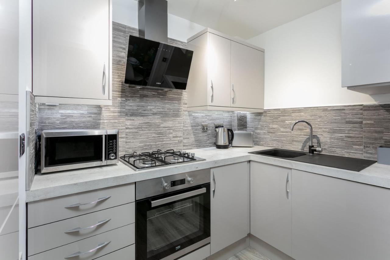 Forbes Retreat - Donnini Apartments Ayr Luaran gambar